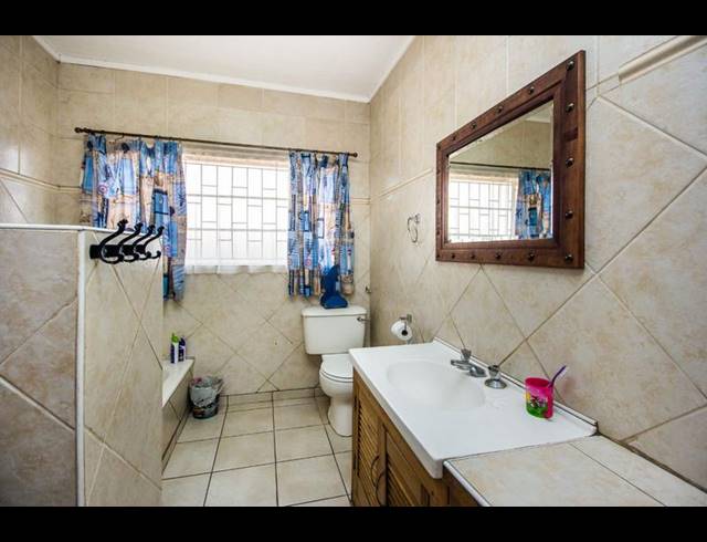 4 BEDROOM HOUSE FOR SALE IN LYNNWOOD